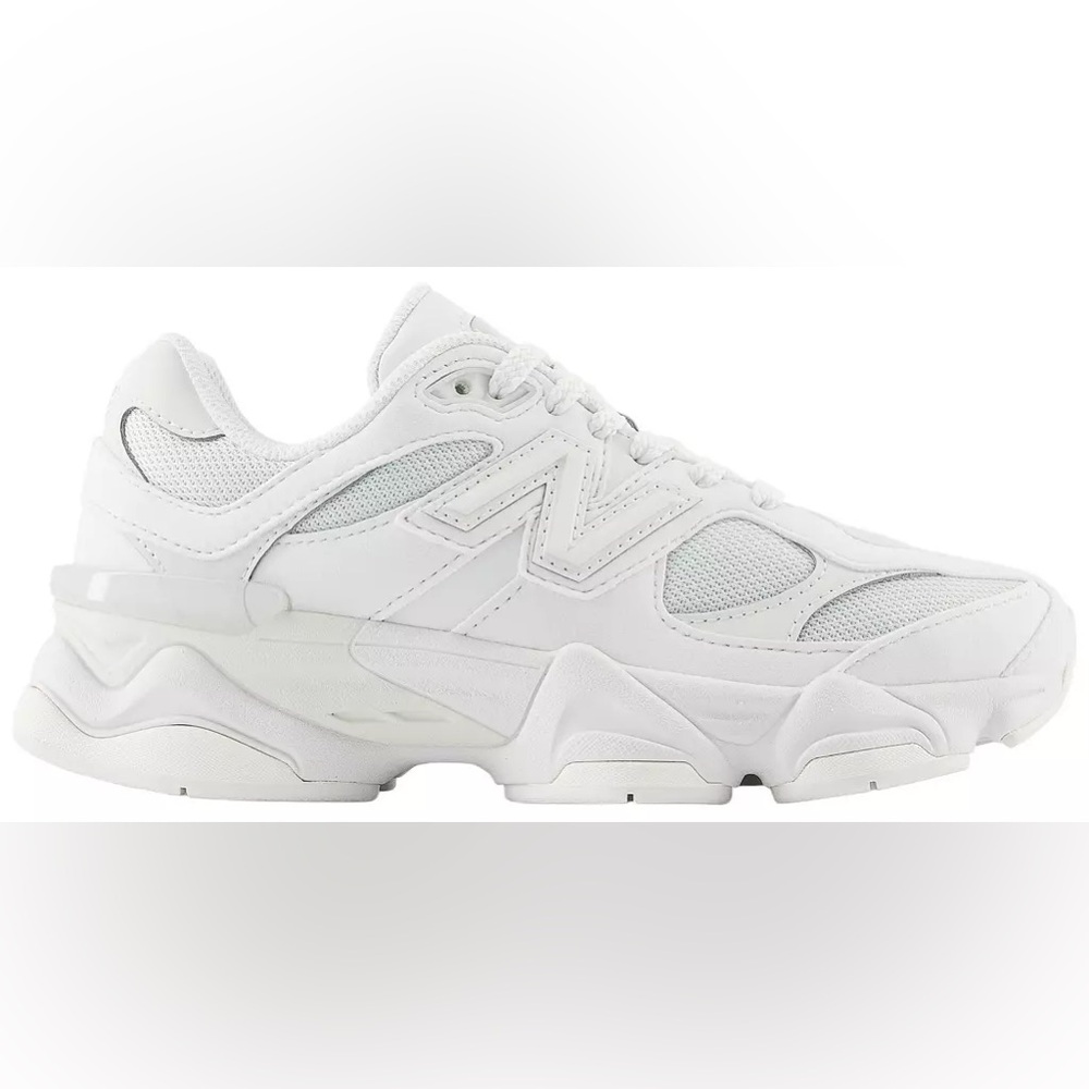 New Balance 9060 Style #: GC9060LL
3.5
Color: REFLECTION